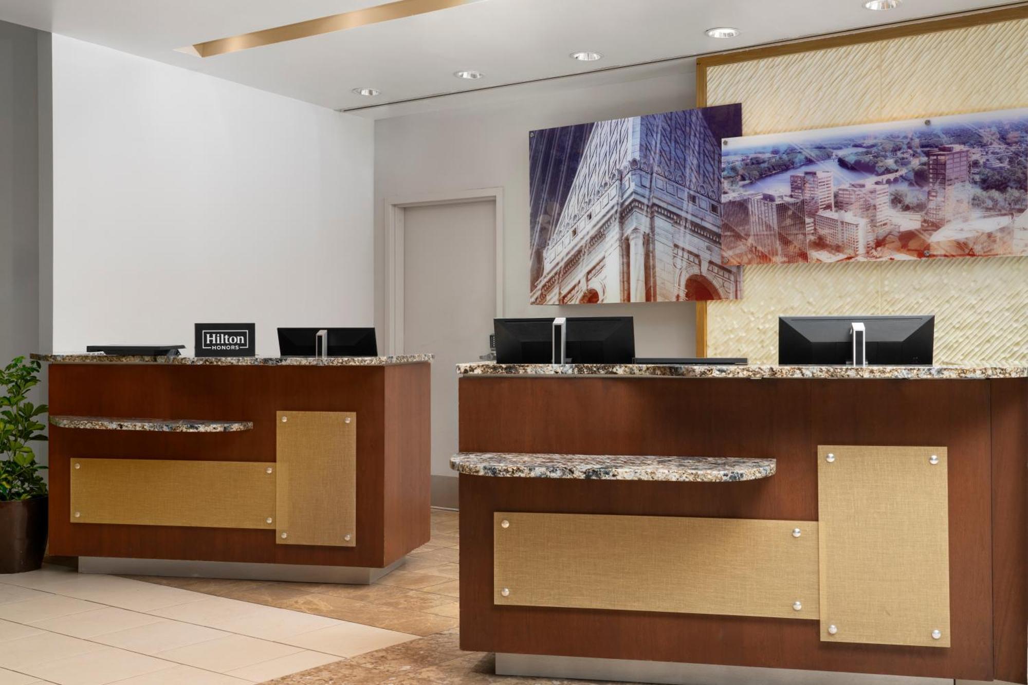 Doubletree By Hilton Hartford Downtown Hotel Exterior foto